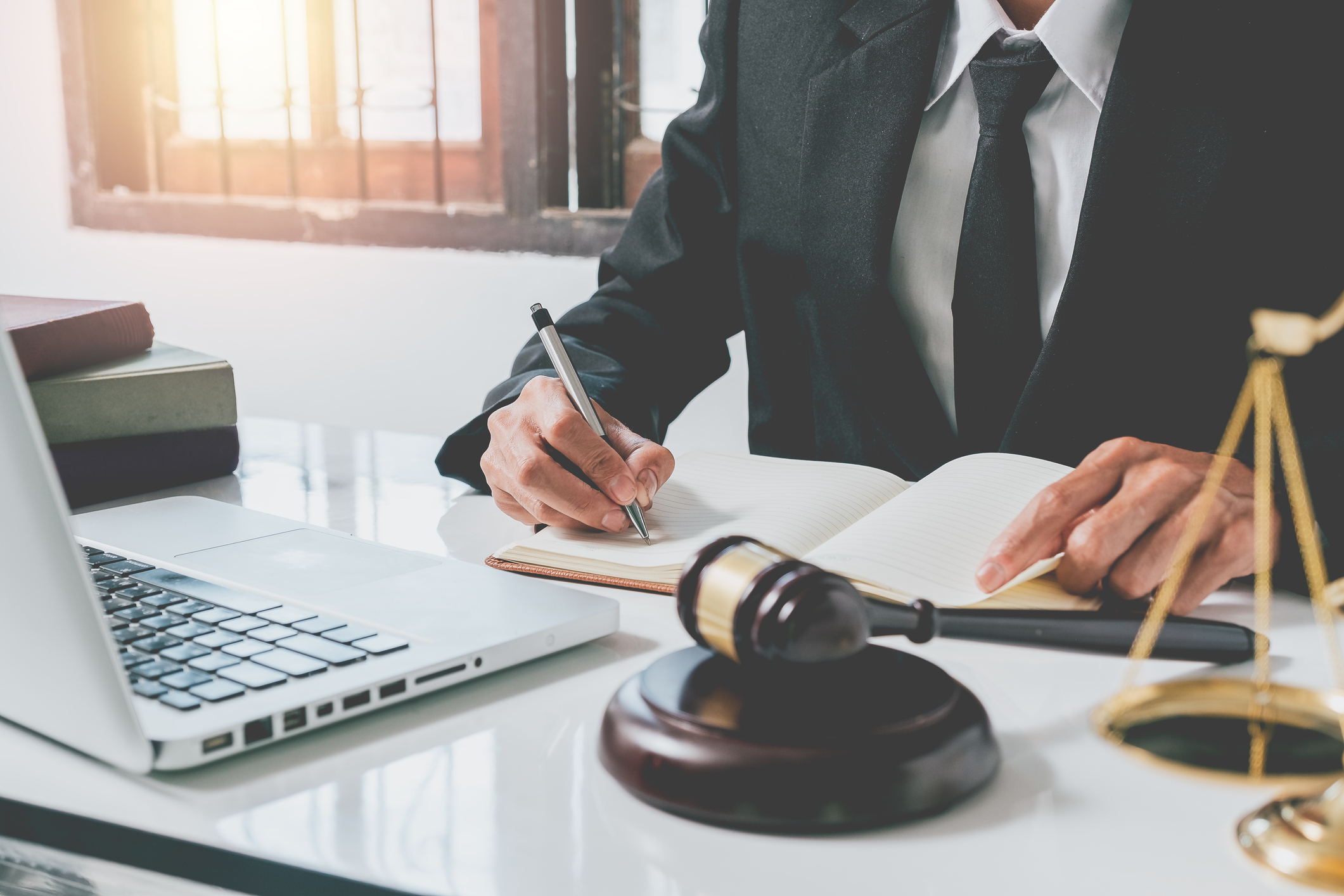 The Top 5 Reasons to Hire a Lawyer from a Top Law Firm - Attorney Alchemy